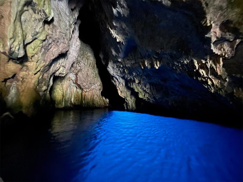 Unterwasserhöhlen erkunden  